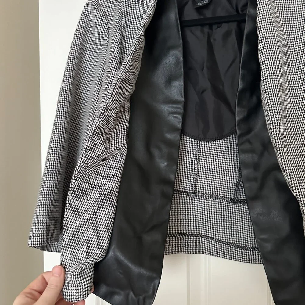 NWOT * T.Milano Blazer with Leather Underlay - Size 16 - Picture 4 of 4